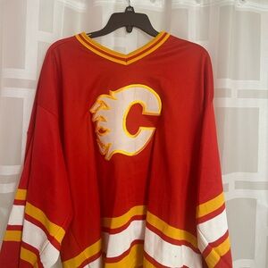 Calgary Flames Men’s XL CCM Jersey
